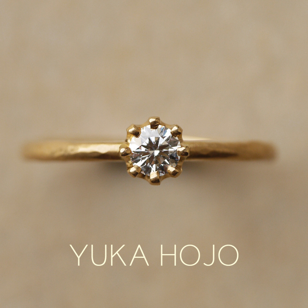 YUKAHOJOユカホウジョウの婚約指輪でカプリ