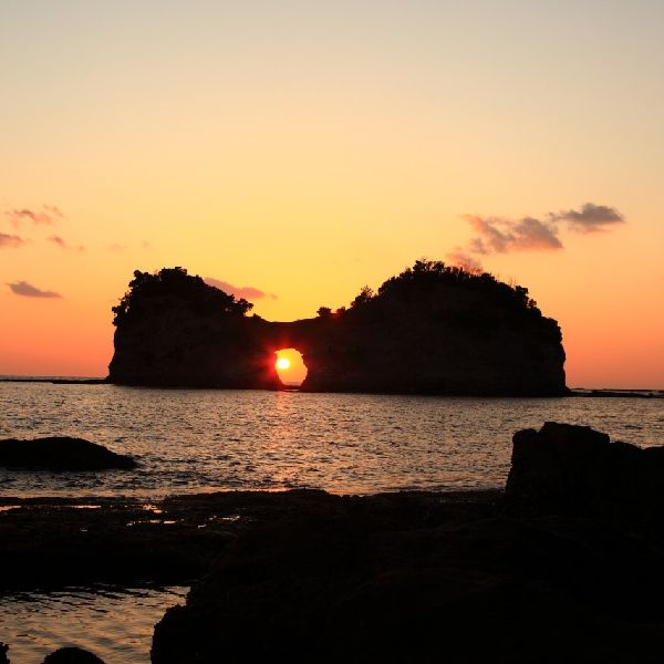 円月島