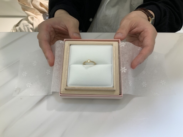 大阪市淀川区　AMOUR AMULETの婚約指輪をご成約頂きました