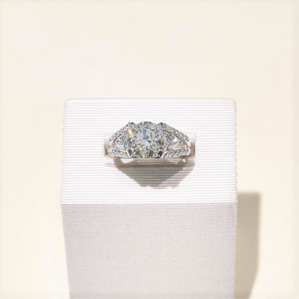 神戸三ノ宮で探す3ctの高品質大粒ダイヤモンドの指輪1