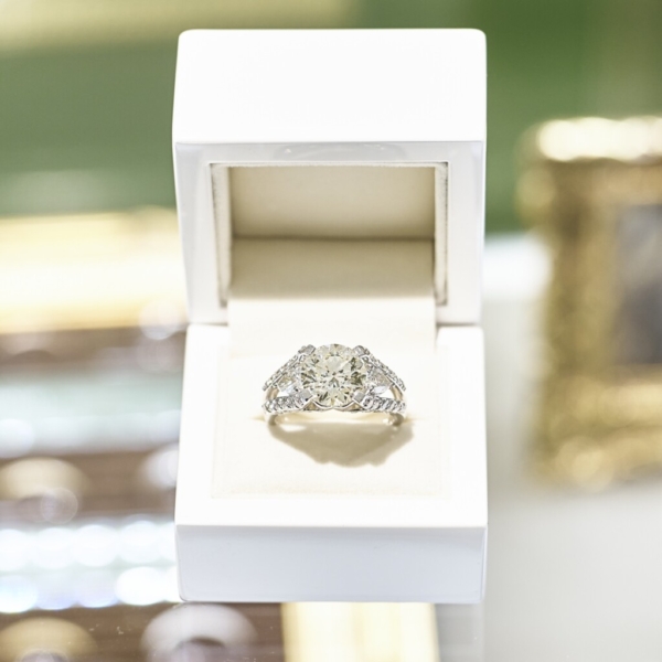 神戸三ノ宮で探す3ctの高品質大粒ダイヤモンドの指輪5