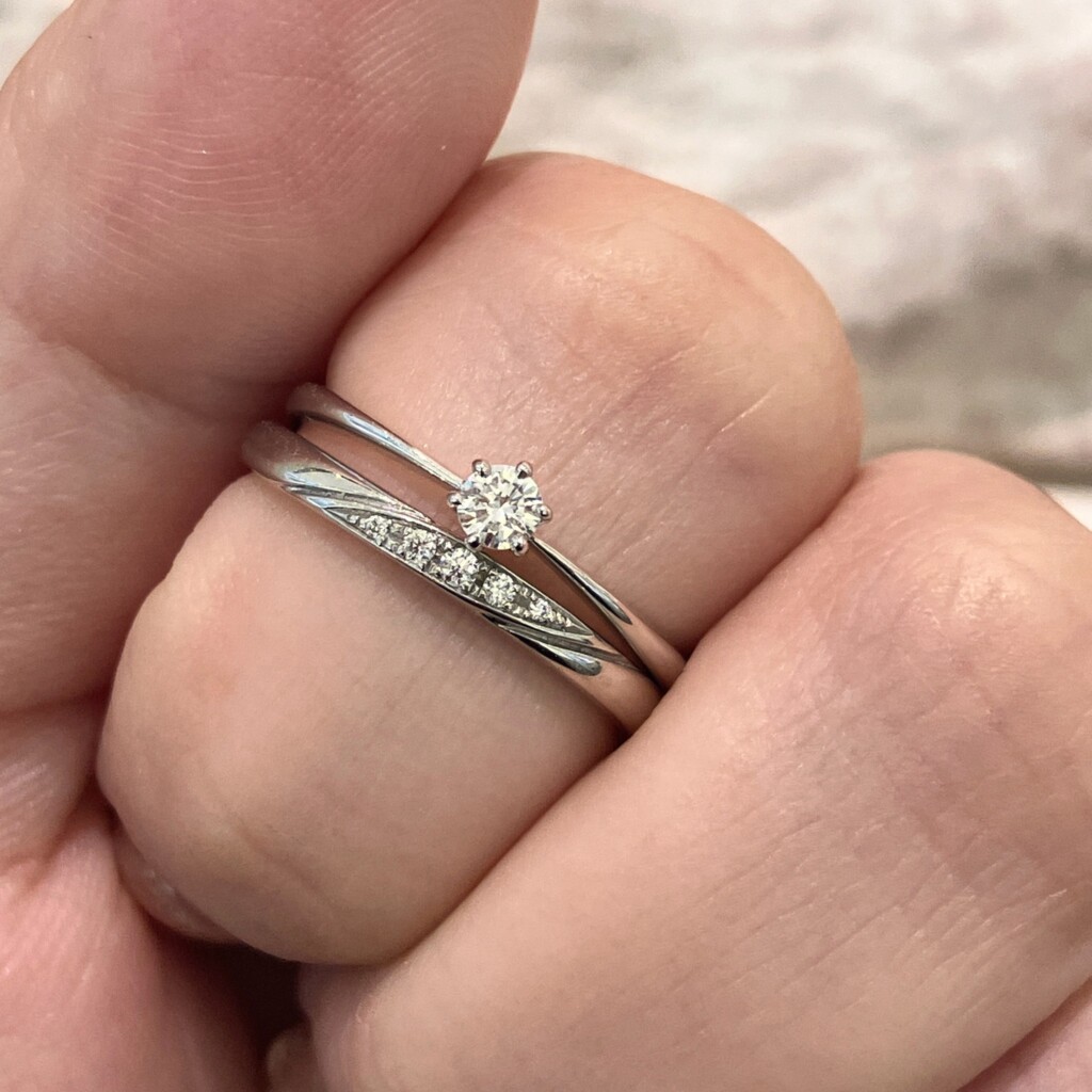20万円の婚約指輪　重ね付け１