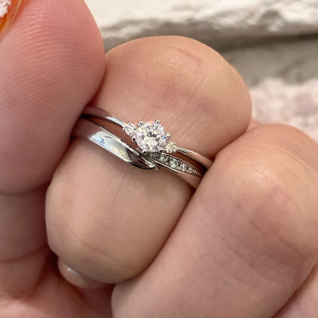 婚約指輪予算20万円で。重ね付け