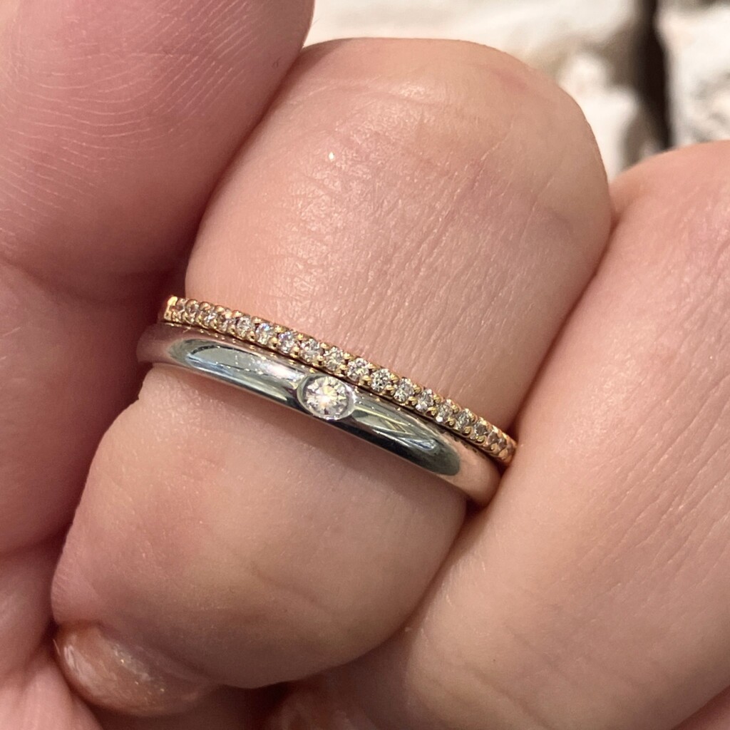 予算20万円でエタニティリングの婚約指輪と重ね付け